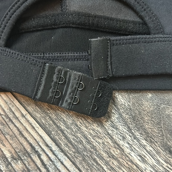 Lucy Powermax Sports Bra Large - Picture 5 of 9